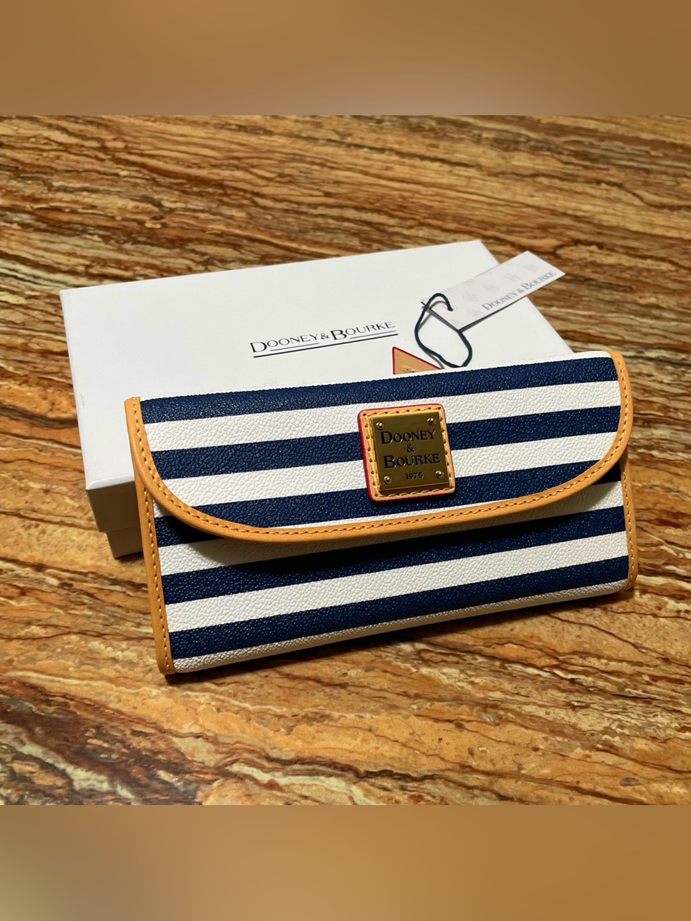 Dooney & Bourke